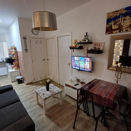 Room En Madrid Pacifico Екстериор снимка