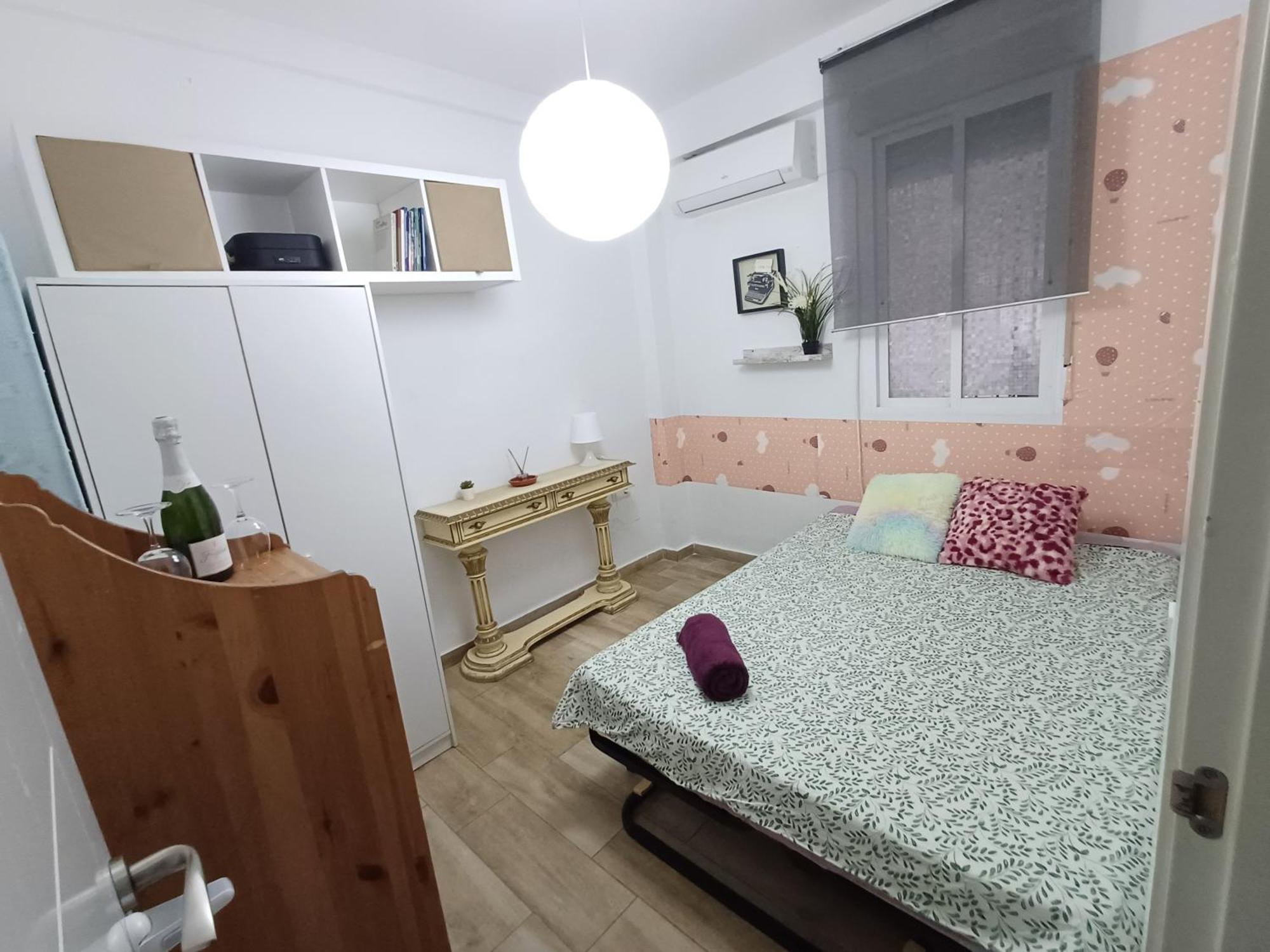 Room En Madrid Pacifico Екстериор снимка
